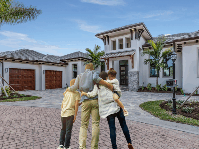 Living in Orlando: Pros, Cons, and Lifestyle Insights Relocators